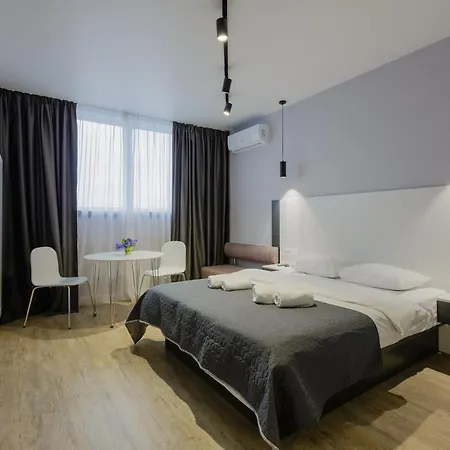 Апартаменты 1К В Новом Доме М. Вокзальная Kyiv Exterior photo
